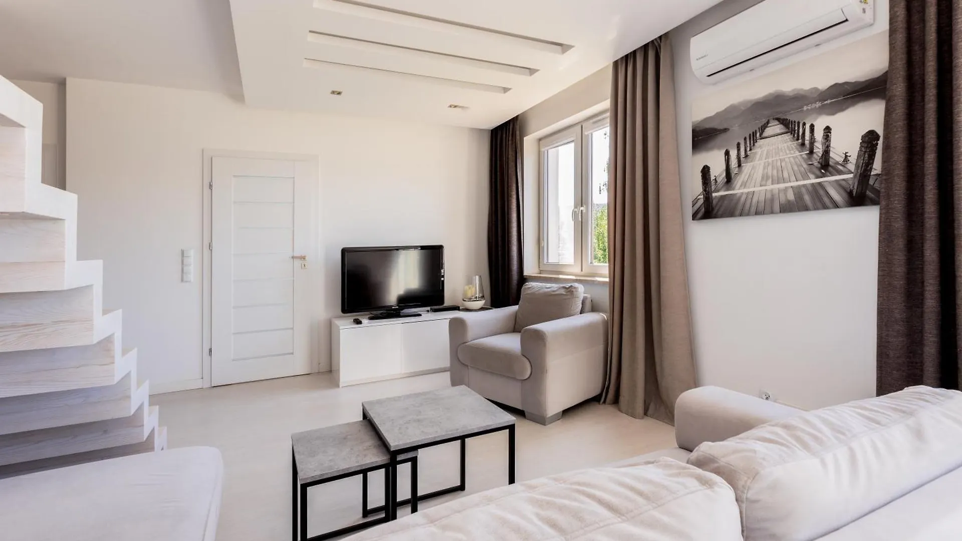 Brzezno Deluxe Apartment By Bookinghost Gdańsk 0*,  Polska